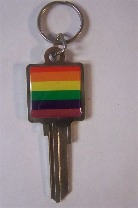 Rainbow LGTGB Kwikset KW1 house key blank. 